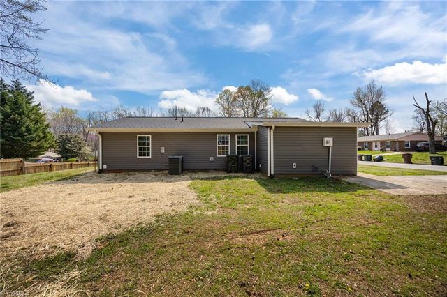 1 Godwin Court, Greensboro, NC 27405