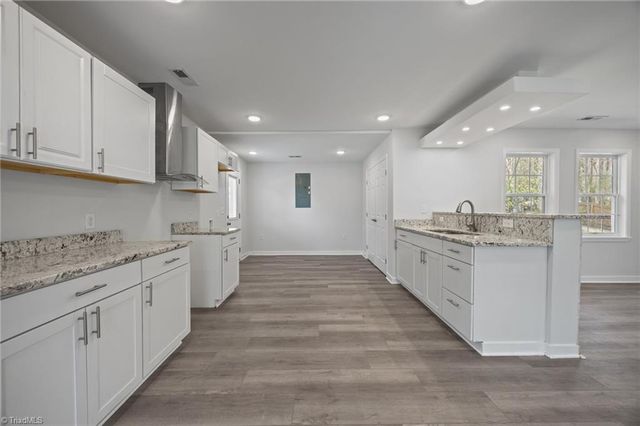 1 Godwin Court, Greensboro, NC 27405