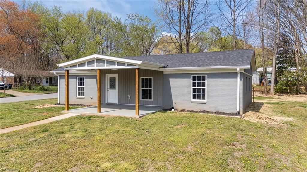 1 Godwin Court, Greensboro, NC 27405