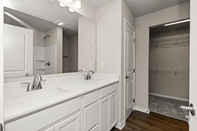 6537 NE 11th Court, Des Moines, IA 50313