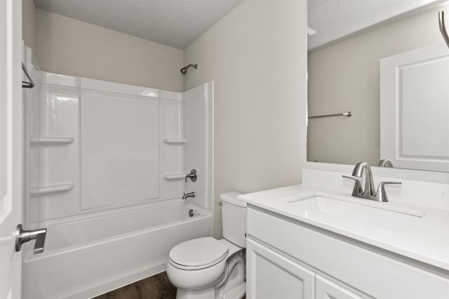 6537 NE 11th Court, Des Moines, IA 50313