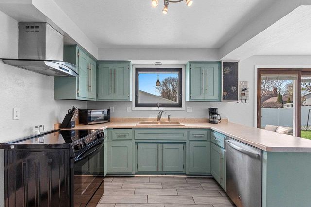 1764 HIGHVIEW STREET, De Pere, WI 54115