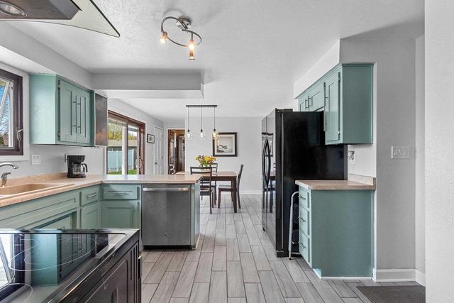 1764 HIGHVIEW STREET, De Pere, WI 54115