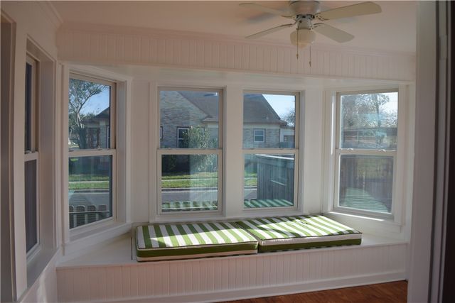 701 Naples St, Corpus Christi, TX 78404