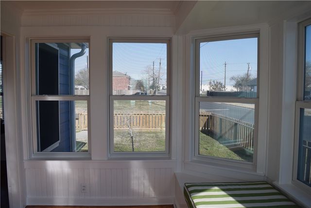 701 Naples St, Corpus Christi, TX 78404