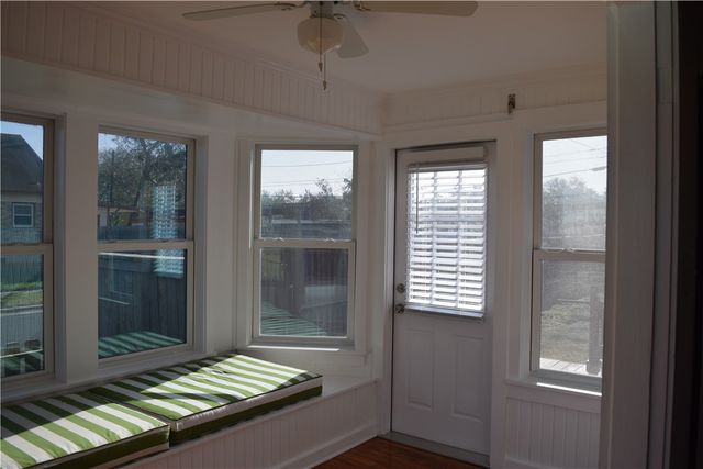 701 Naples St, Corpus Christi, TX 78404