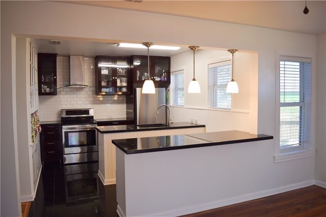 701 Naples St, Corpus Christi, TX 78404