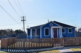 701 Naples St, Corpus Christi, TX 78404