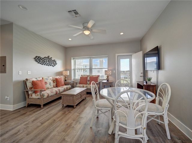 1107 Eleventh St 32, Port Aransas, TX 78373