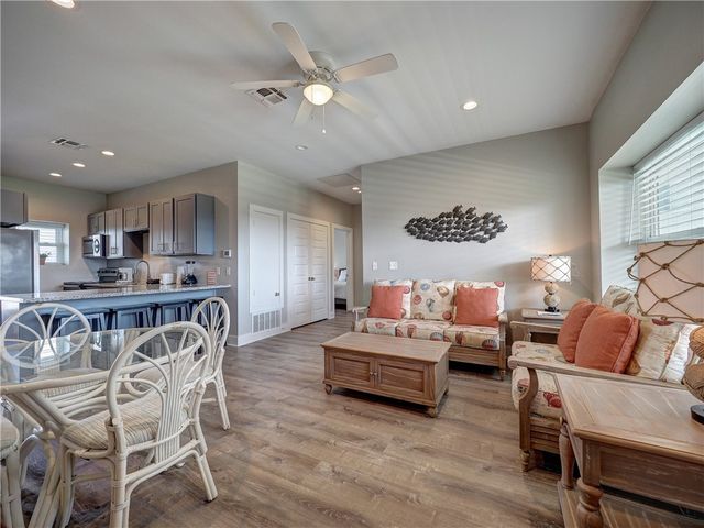 1107 Eleventh St 32, Port Aransas, TX 78373