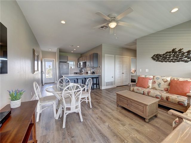 1107 Eleventh St 32, Port Aransas, TX 78373