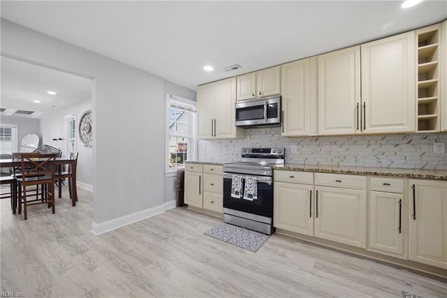 10 Burtis ST, Portsmouth, VA 23702