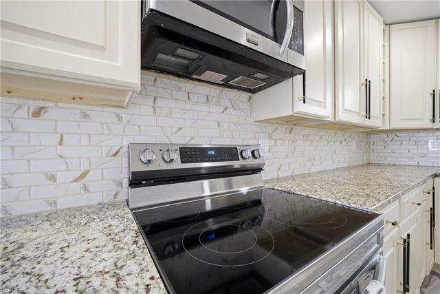 10 Burtis ST, Portsmouth, VA 23702