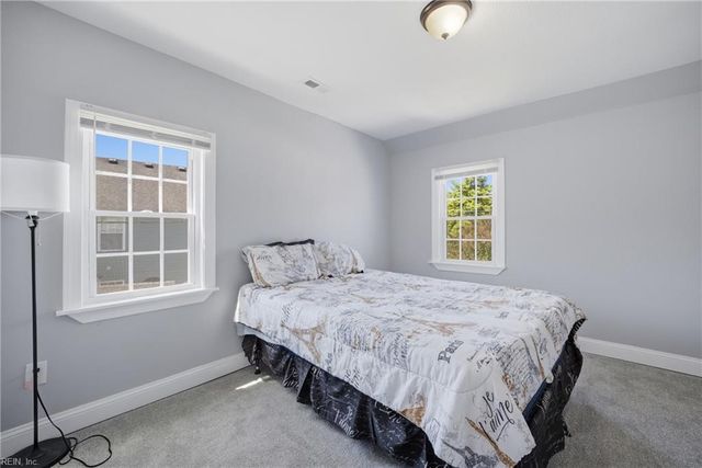 10 Burtis ST, Portsmouth, VA 23702