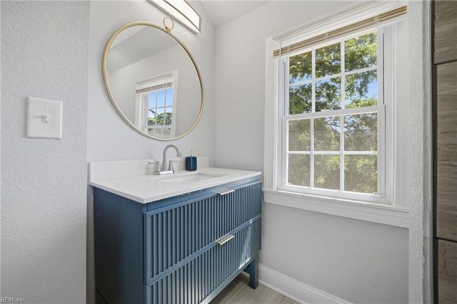10 Burtis ST, Portsmouth, VA 23702