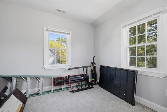10 Burtis ST, Portsmouth, VA 23702