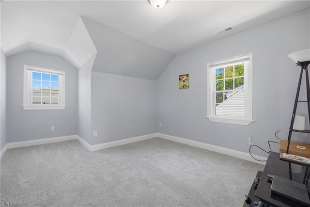 10 Burtis ST, Portsmouth, VA 23702