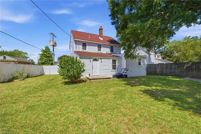 10 Burtis ST, Portsmouth, VA 23702