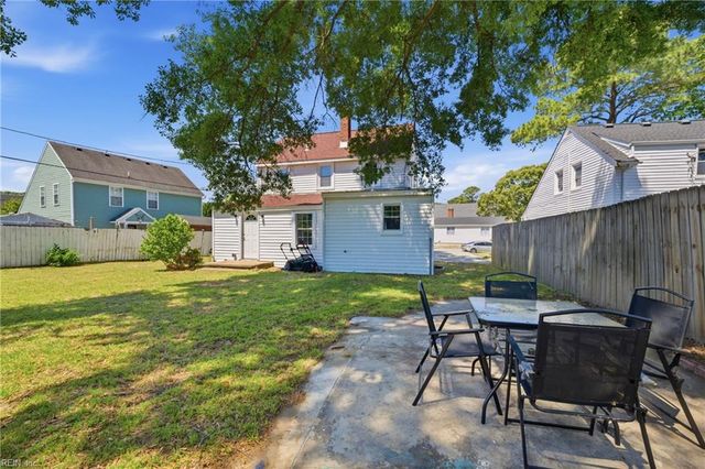 10 Burtis ST, Portsmouth, VA 23702