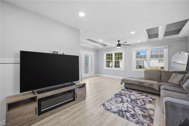 10 Burtis ST, Portsmouth, VA 23702