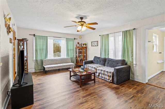 1085 Danby Road, Festus, MO 63028