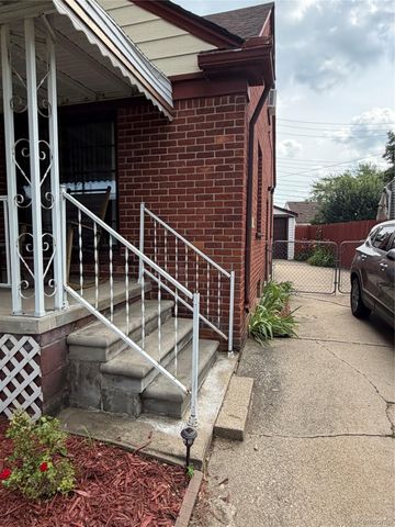 33505 Clinton Street, Wayne, MI 48184