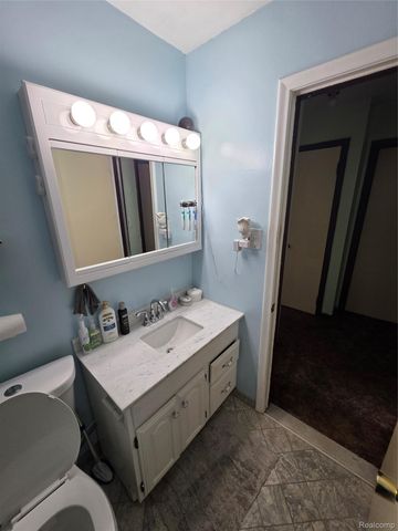 33505 Clinton Street, Wayne, MI 48184
