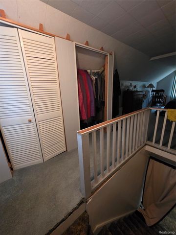 33505 Clinton Street, Wayne, MI 48184