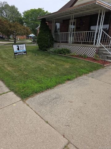 33505 Clinton Street, Wayne, MI 48184