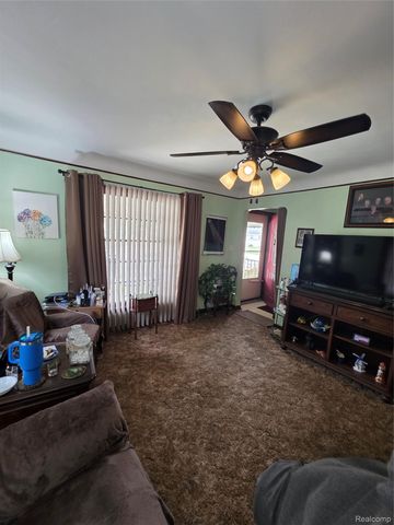 33505 Clinton Street, Wayne, MI 48184
