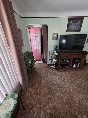 33505 Clinton Street, Wayne, MI 48184