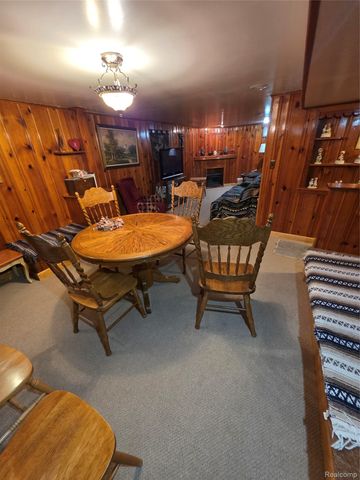 33505 Clinton Street, Wayne, MI 48184
