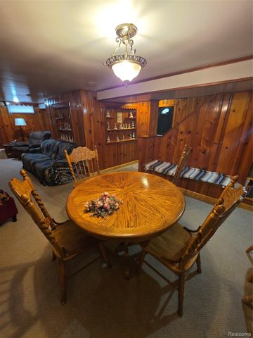 33505 Clinton Street, Wayne, MI 48184