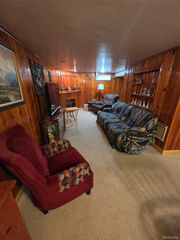33505 Clinton Street, Wayne, MI 48184