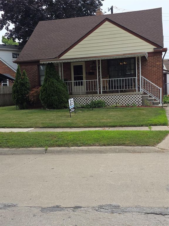 33505 Clinton Street, Wayne, MI 48184