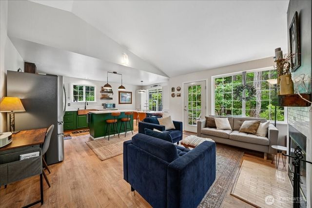 10002 Edgewood Drive, Anderson Island, WA 98303