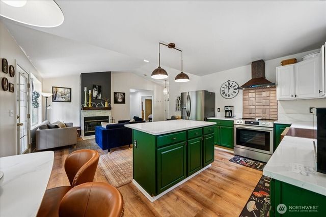 10002 Edgewood Drive, Anderson Island, WA 98303