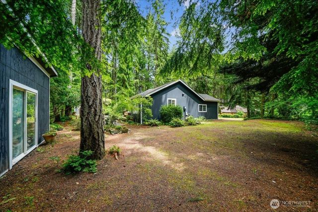 10002 Edgewood Drive, Anderson Island, WA 98303