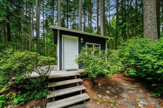10002 Edgewood Drive, Anderson Island, WA 98303