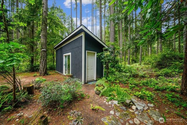 10002 Edgewood Drive, Anderson Island, WA 98303
