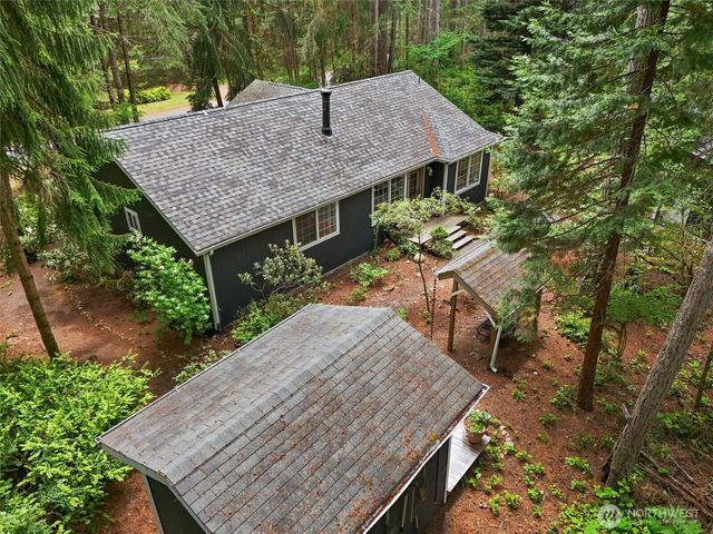 10002 Edgewood Drive, Anderson Island, WA 98303
