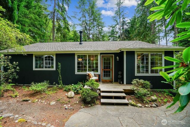 10002 Edgewood Drive, Anderson Island, WA 98303