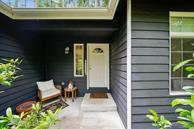 10002 Edgewood Drive, Anderson Island, WA 98303