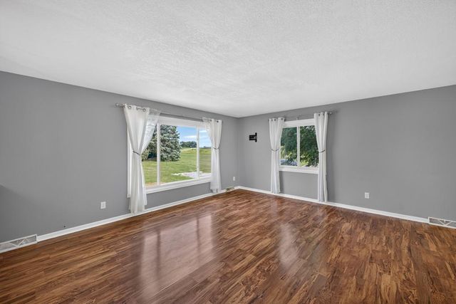 22602 617th Street, Mantorville, MN 55955