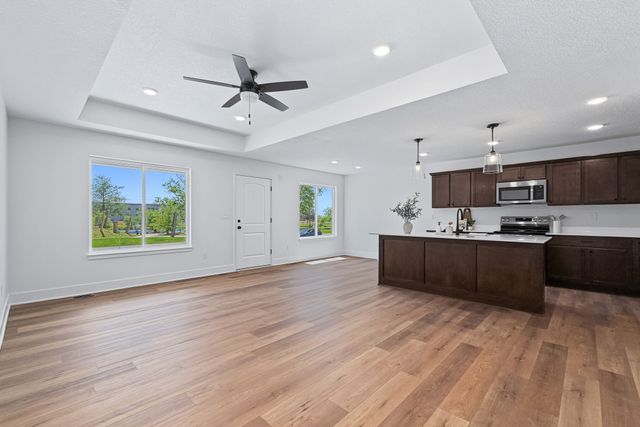 1624 Justice Way, Knoxville, IA 50138