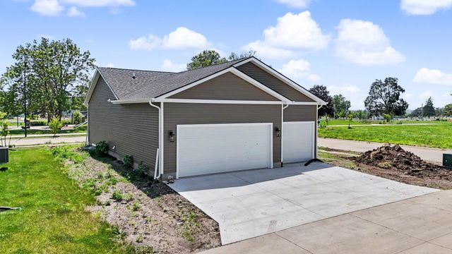 1624 Justice Way, Knoxville, IA 50138