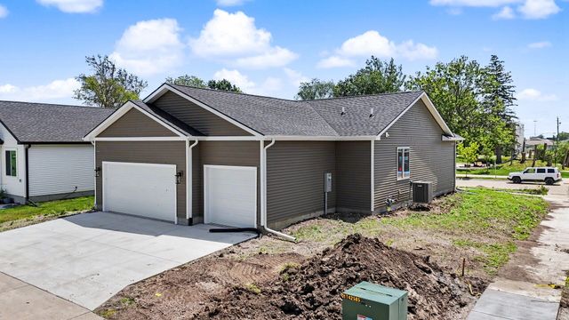 1624 Justice Way, Knoxville, IA 50138