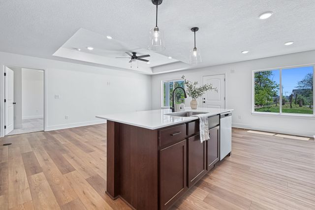 1624 Justice Way, Knoxville, IA 50138