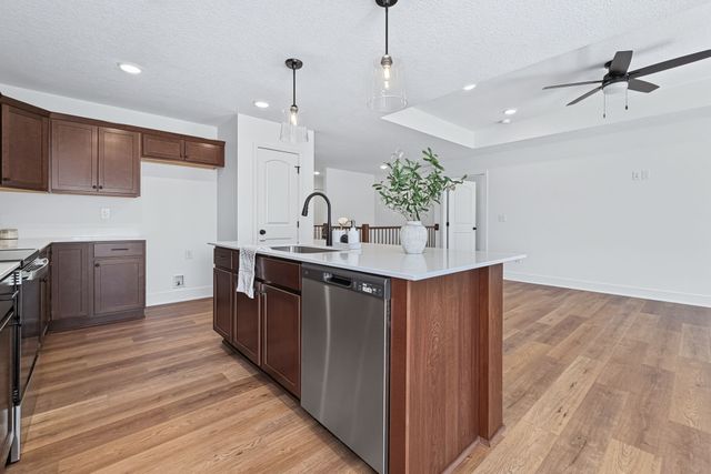 1624 Justice Way, Knoxville, IA 50138