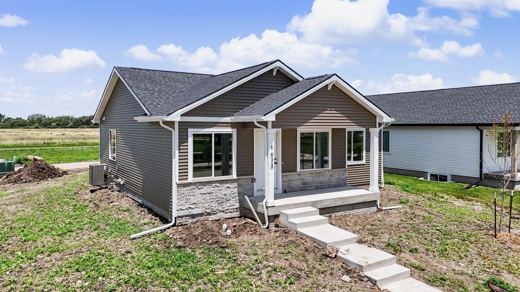 1624 Justice Way, Knoxville, IA 50138